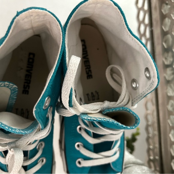 Great Condition Converse High Tops - Picture 4 of 6